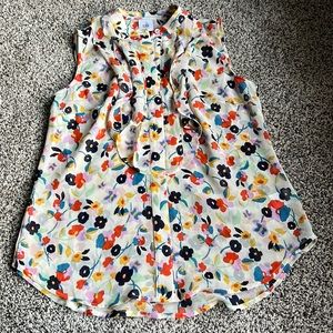 Sleeveless floral tuxedo style blouse size xs